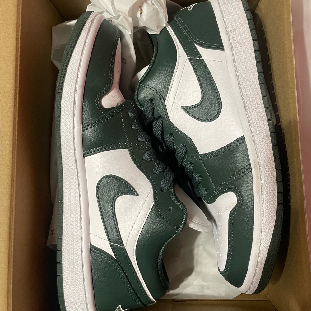 Air Jordan’s 1 low
